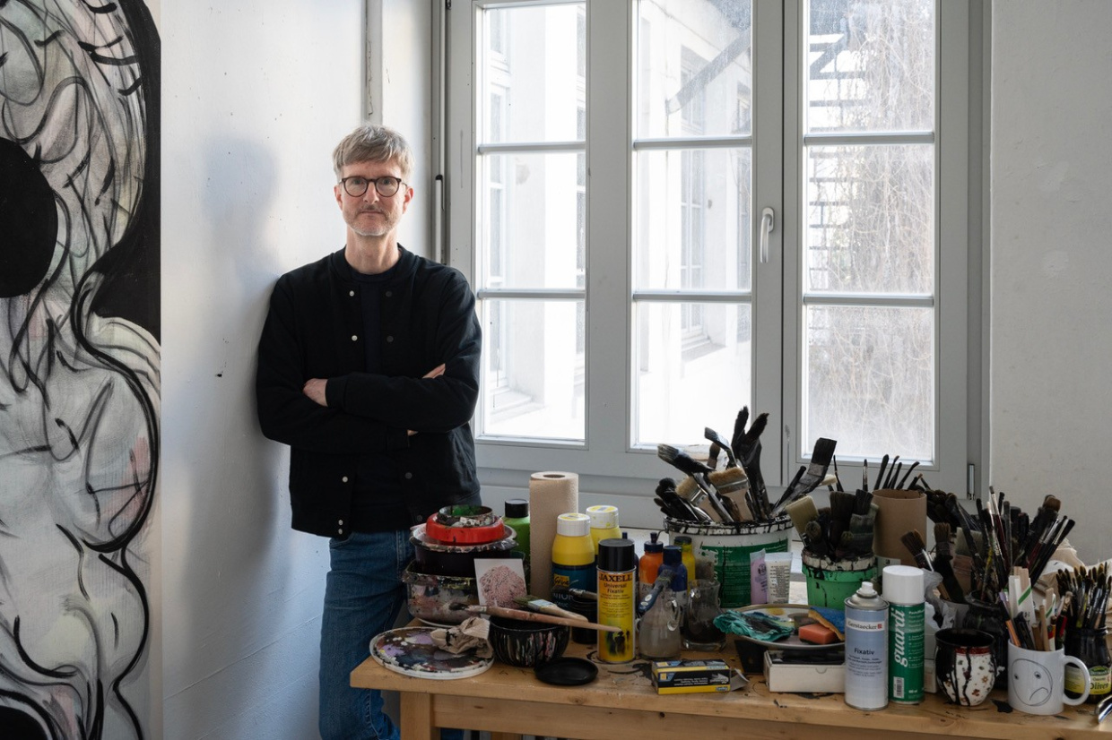 Foto von dem Künstler Lars Rosenbohm in seinem Atelier