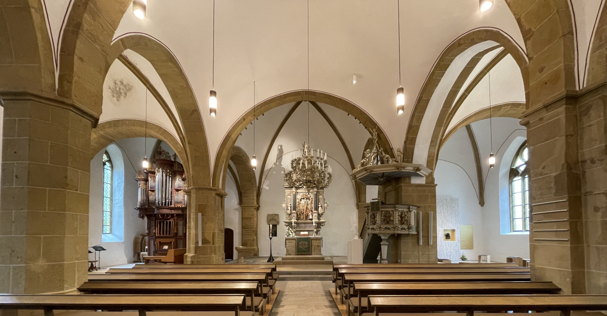 Mittelschiff der Peter-und-Pauls-Kirche Heepen