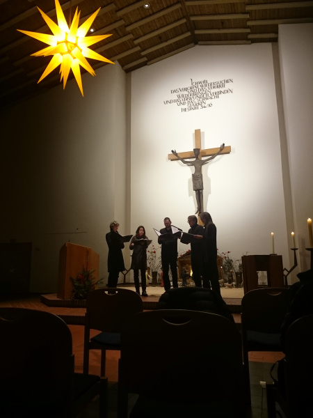 fünf Sänger:innen in der Eckardtskirche
