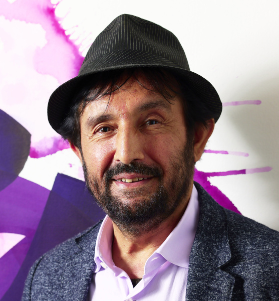 Der Künstler Aatifi mit Hut und Bart.