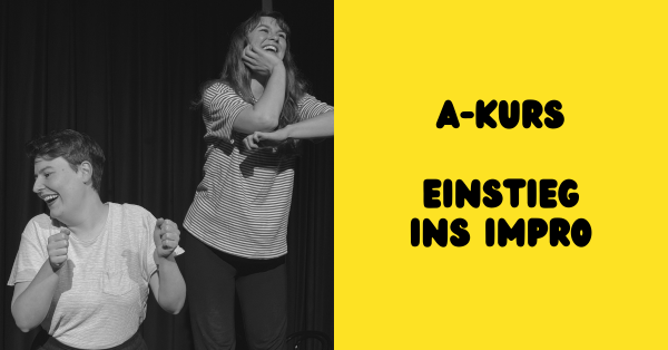 zwei lachende Frauen. Eine guckt runter, eine hoch