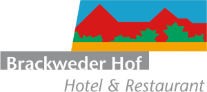 Brackweder Hof Hotelud Restaurant Logo mit roten Dächern und blauem Himmel.